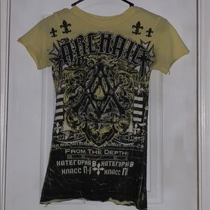 Buckle t shirt